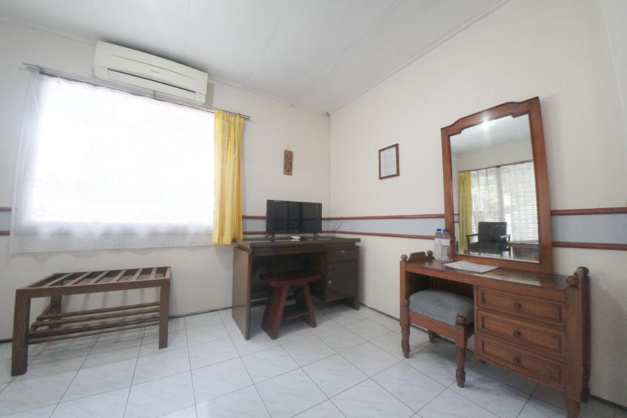 Hotel RedDoorz near Balai Kota Malang Zewnętrze zdjęcie