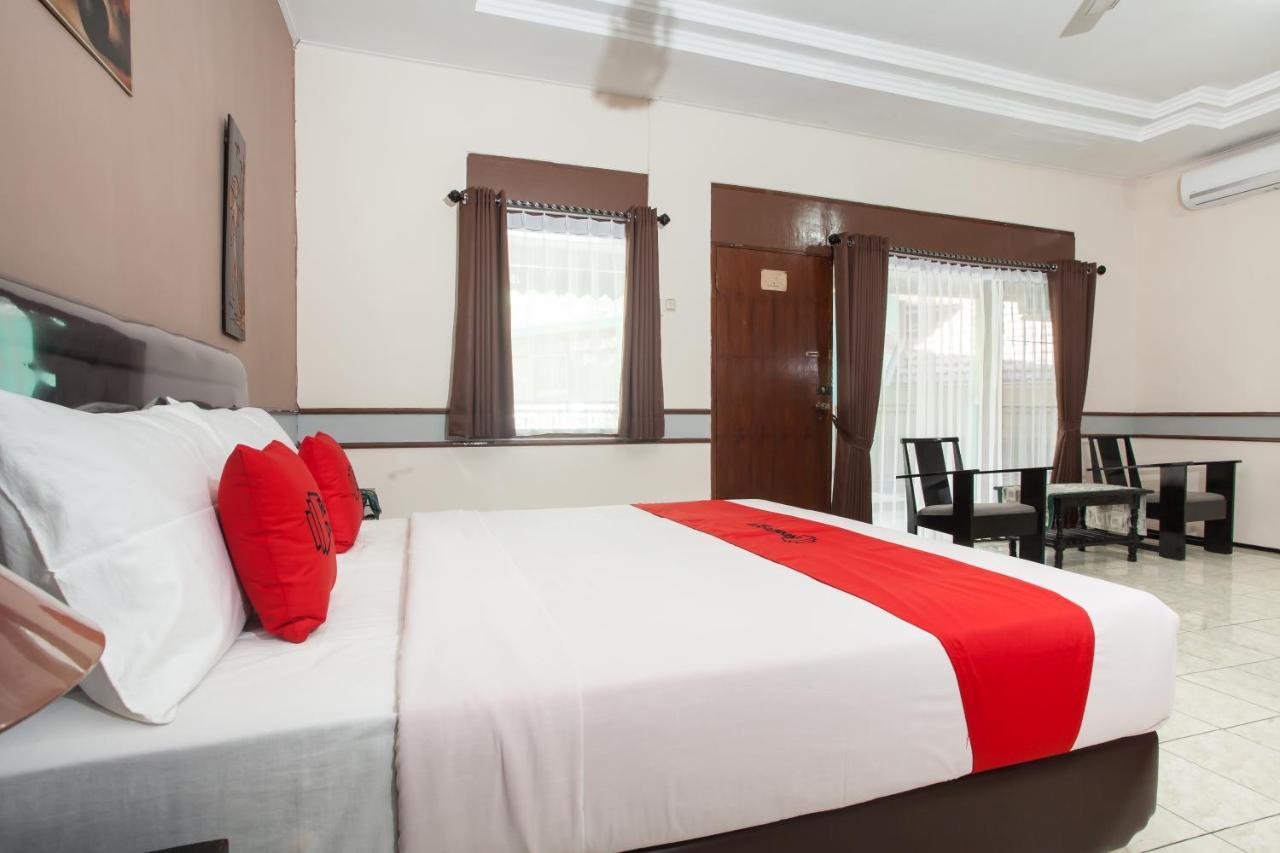 Hotel RedDoorz near Balai Kota Malang Zewnętrze zdjęcie