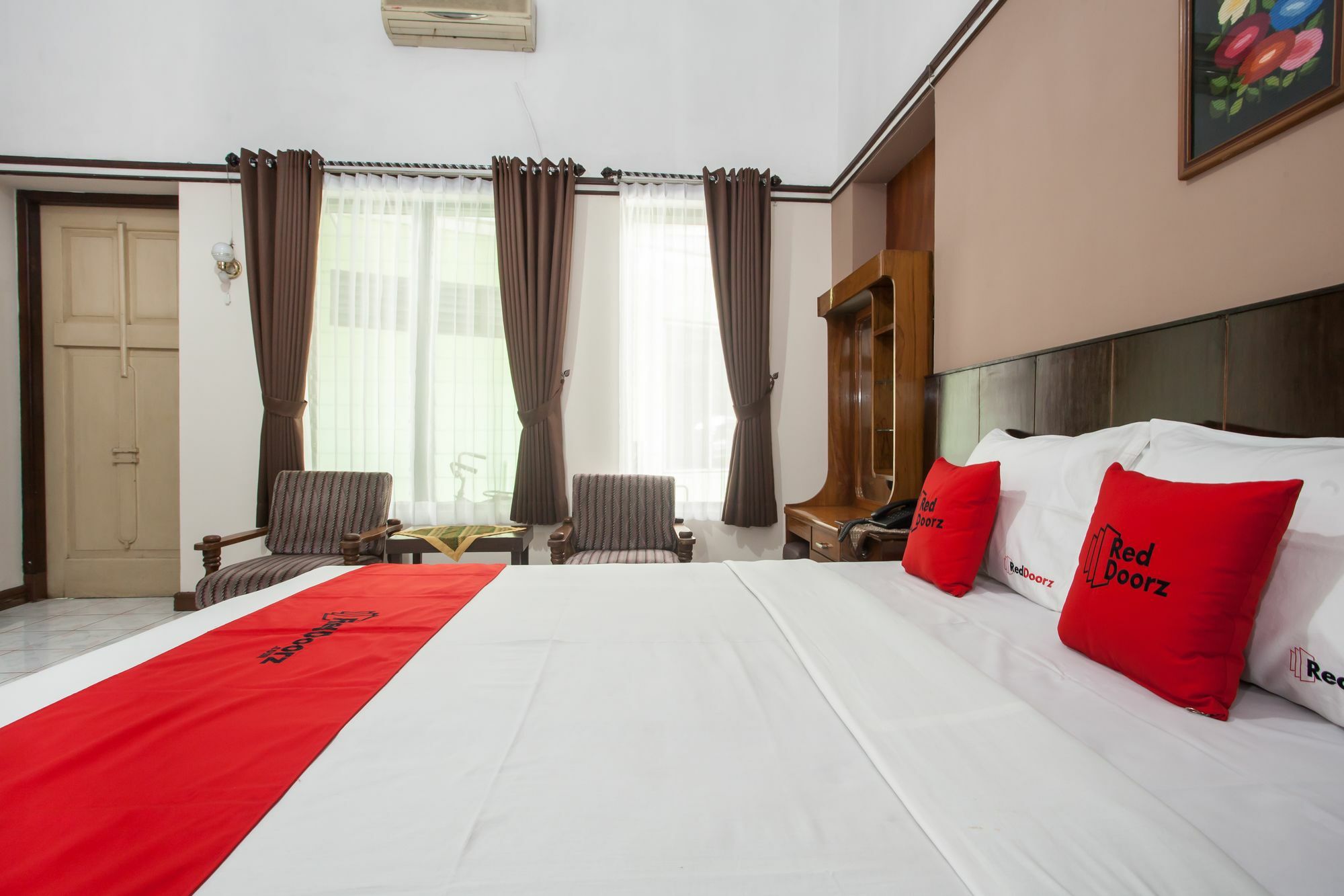 Hotel RedDoorz near Balai Kota Malang Zewnętrze zdjęcie