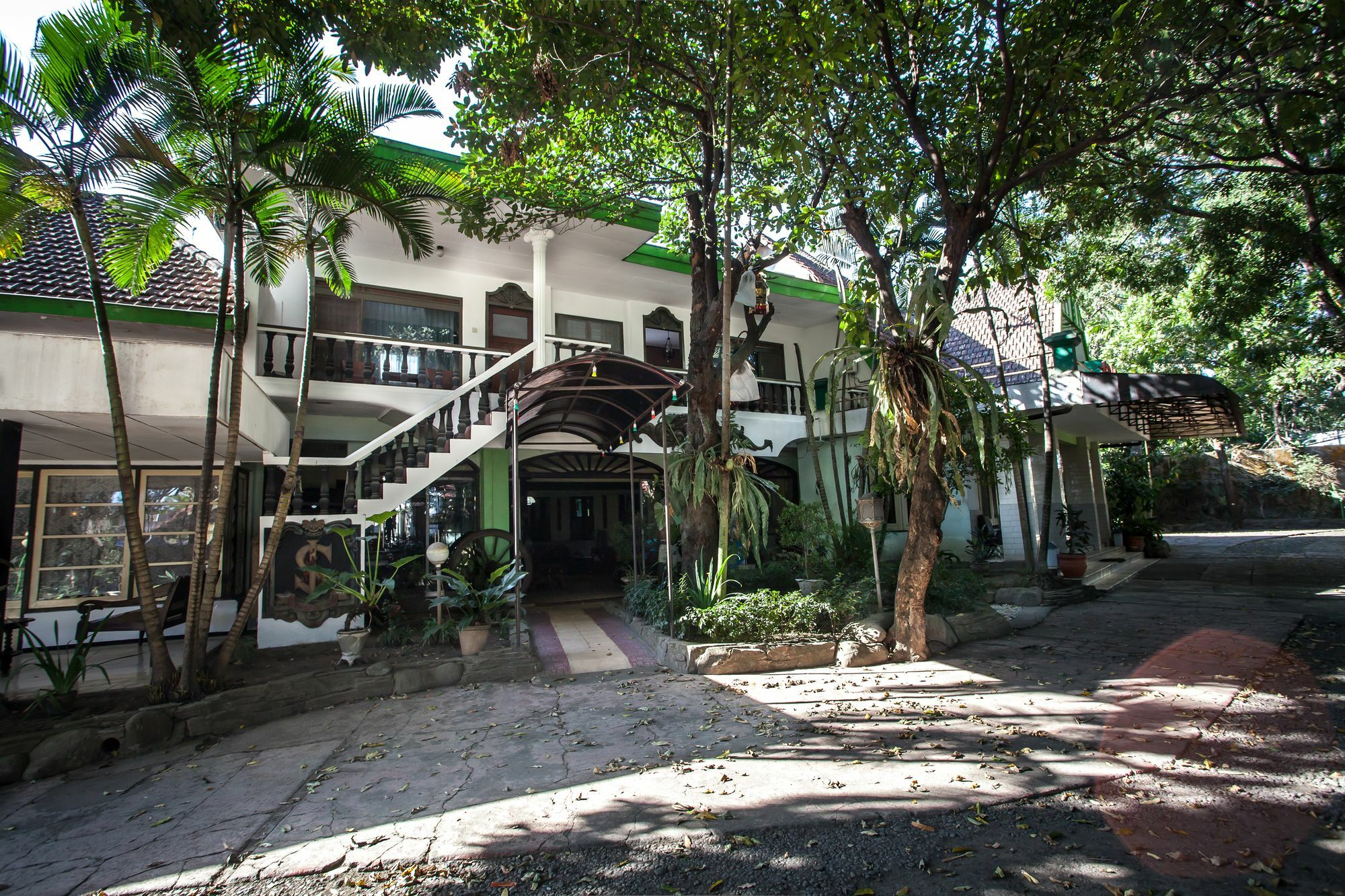 Hotel RedDoorz near Balai Kota Malang Zewnętrze zdjęcie